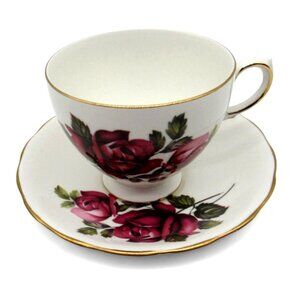 QUEEN ANNE Rose Pattern Tea Cup And Saucer Gold Trim England Vintage